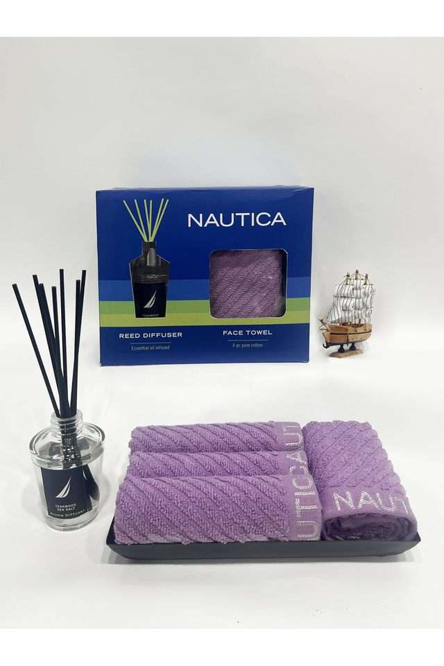 Fluffy-Zero-Twist-100--Cotton-Towel--4-Face-1-Reed-Diffuser-(cross-view)