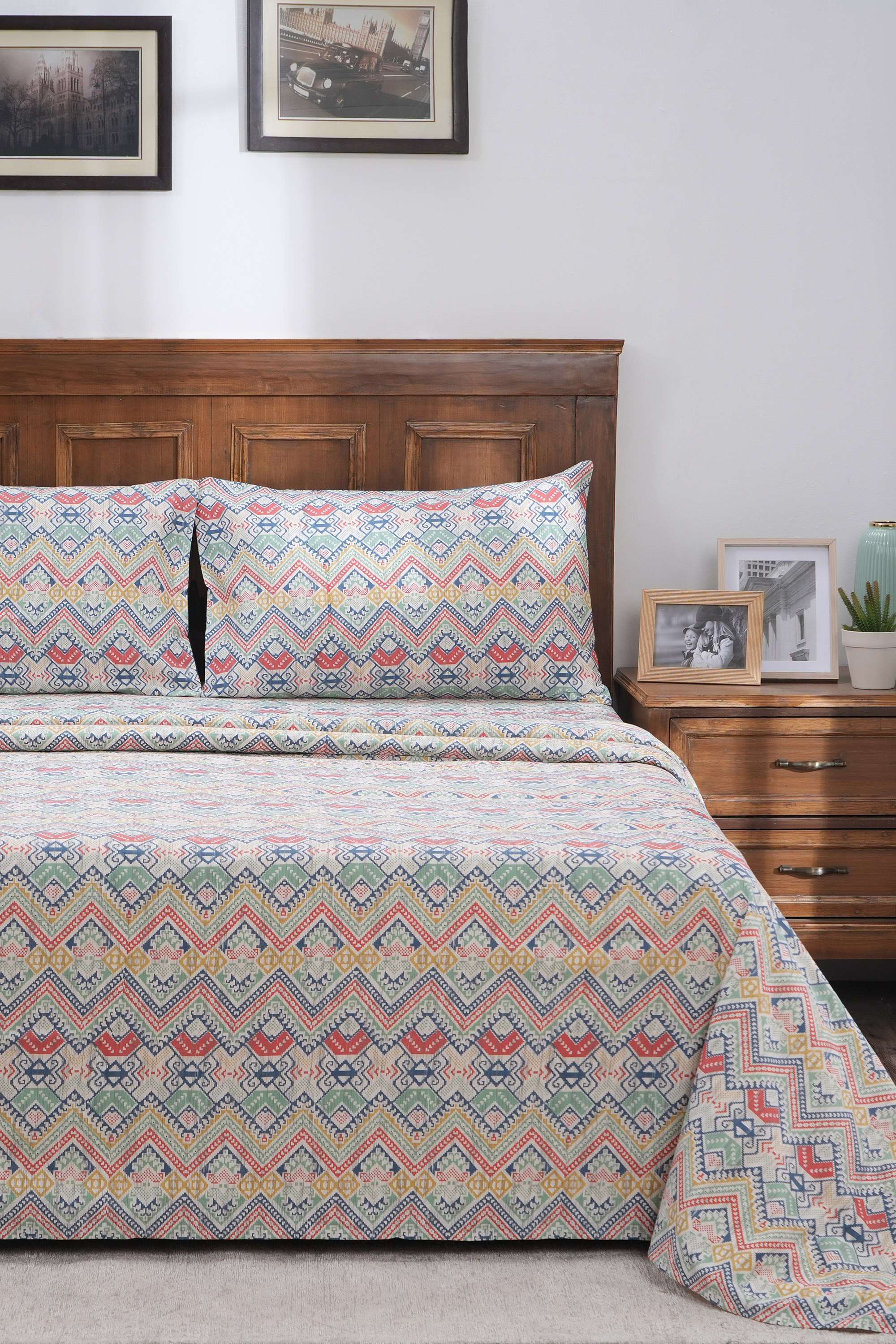 Aztec-Stripe-Red-Single-Bed-Sheet-with-Pillow-Case