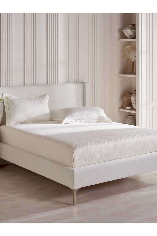 Modern-300-TC-Cotton-Double-Bedsheet-with-2-Pillow-Covers