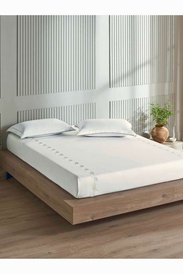 Modern-300-TC-Cotton-Double-Bedsheet-with-2-Pillow-Covers