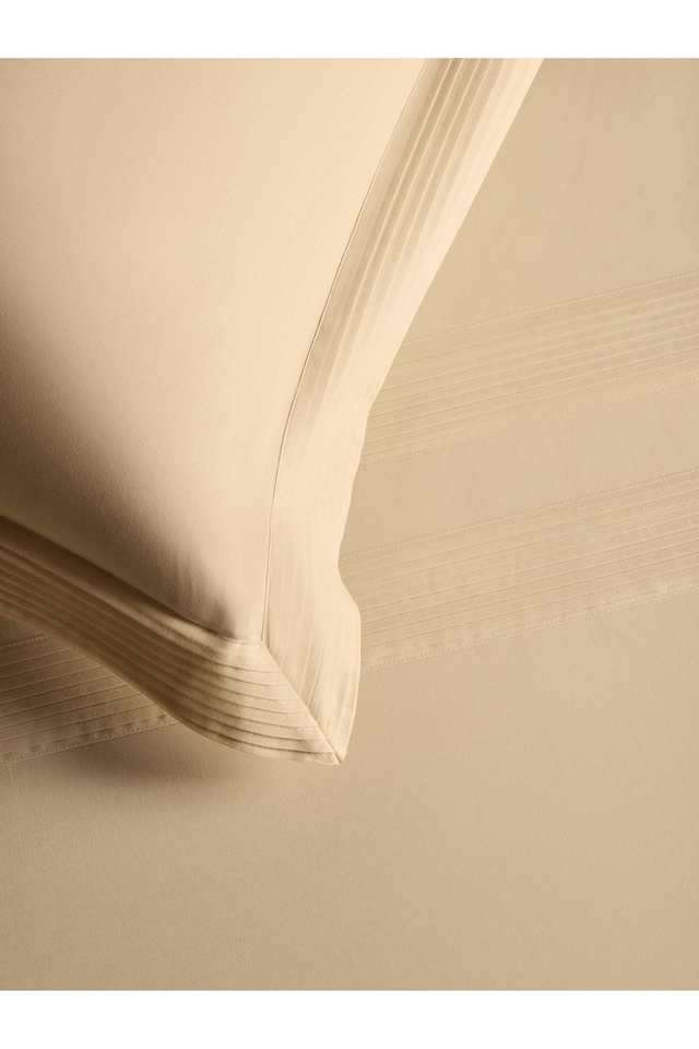 Modern-300-TC-Cotton-Double-Bedsheet-with-2-Pillow-Covers