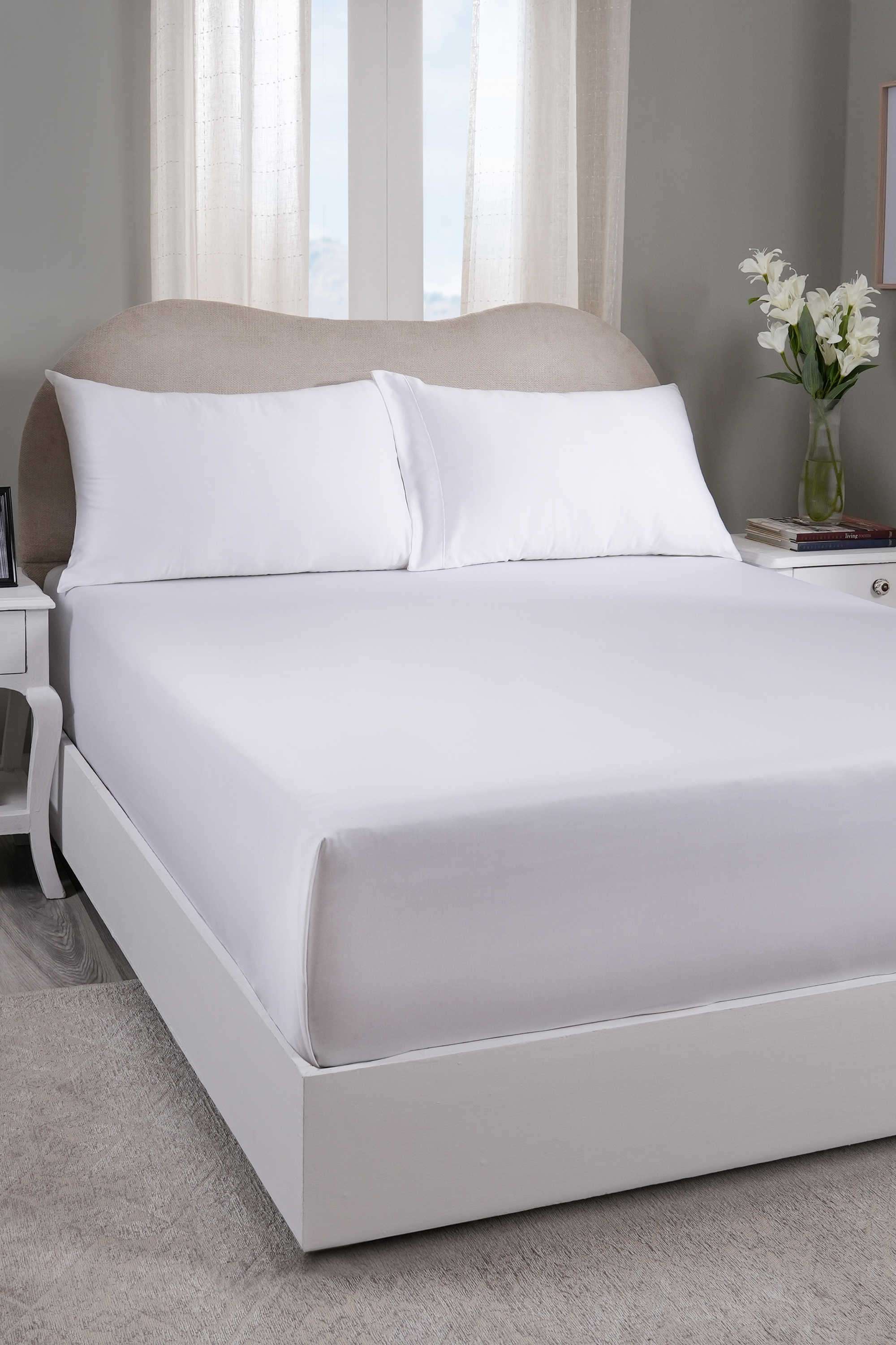 Noemi-White-King-Bed-Sheet-with-Pillow-Case