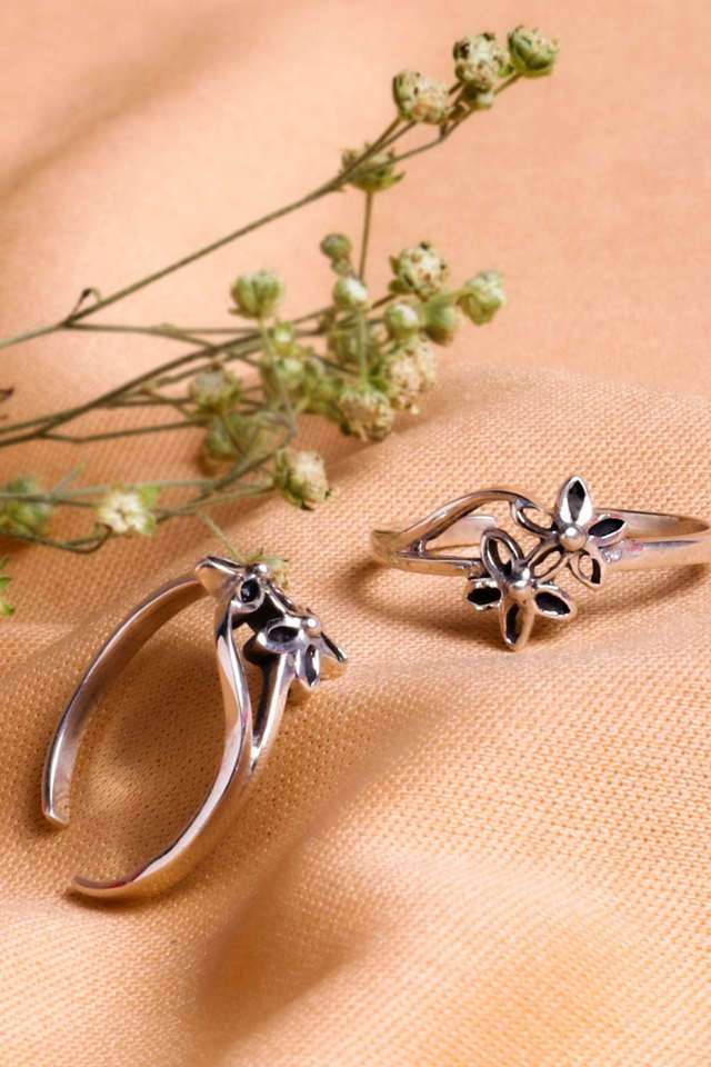 Oxidised-Silver-Blossom-Toe-Ring