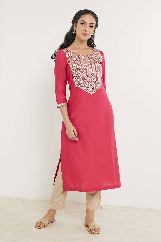 Embroidered-Viscose-Blend-Round-Neck-Women-s-Kurta