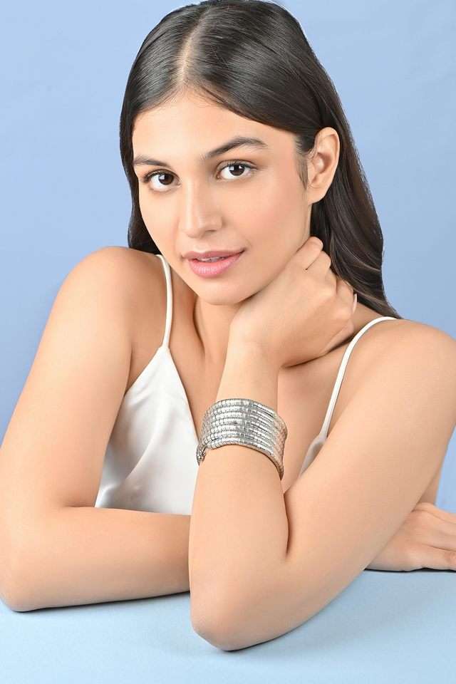 Sleek-Silver-Toned-Multi-Coil-Bangle-Bracelet-with-Charm-for-Women