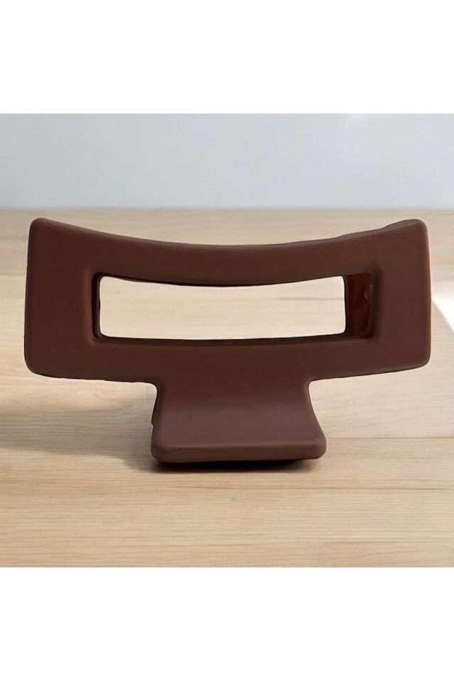 Stylish-Brown-Hair-Claw-Clip-for-Women---Secure-Hold-with-Elegant-Design