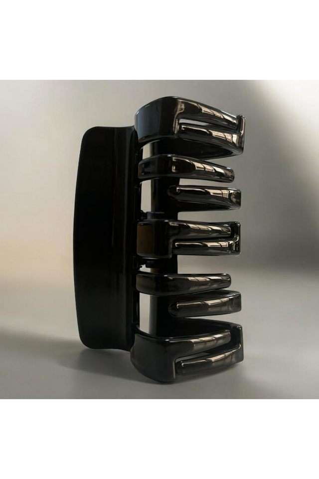 Stylish-Black-Hair-Claw-Clip-for-Women---Secure-Hold-with-Elegant-Design