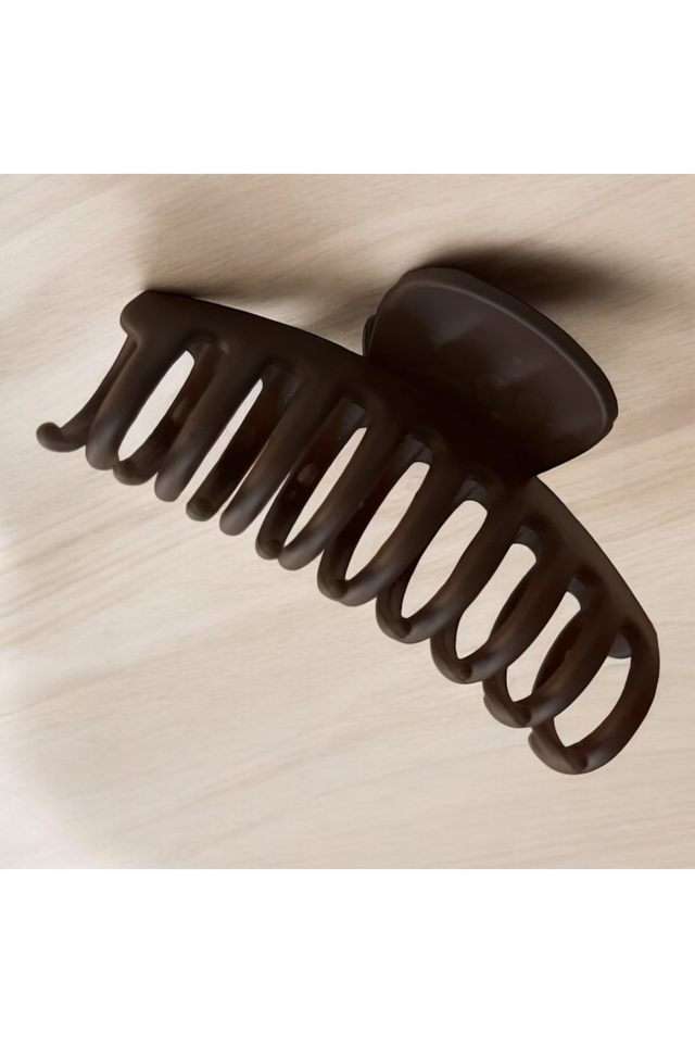 Stylish-Brown-Hair-Claw-Clip-for-Women---Secure-Hold-with-Elegant-Design