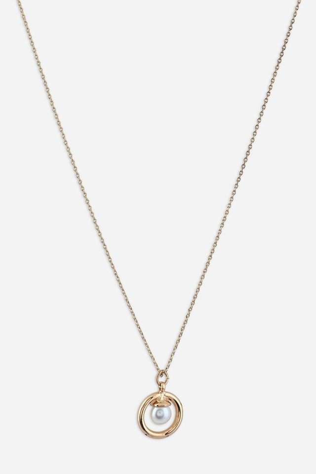 Gold-Plated-Circular-Pendant-With-Pearl-Necklace
