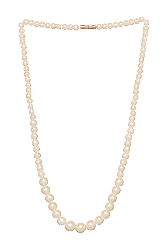 Classic-And-Elegant-Sophisticated-Long-Pearl-Necklace