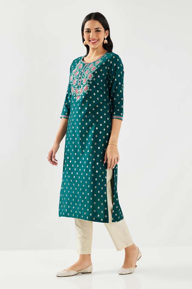 Embroidered-Blended-Fabric-Round-Neck-Women-Fusion-Wear-Kurta