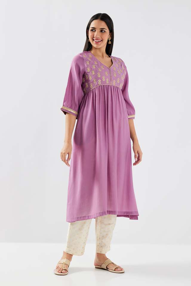 Embroidered-Chanderi-V-Neck-Women-s-Casual-Wear-Kurta