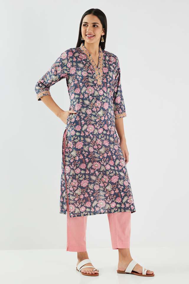 Floral-Blended-Fabric-V-Neck-Women-Fusion-Wear-Kurta