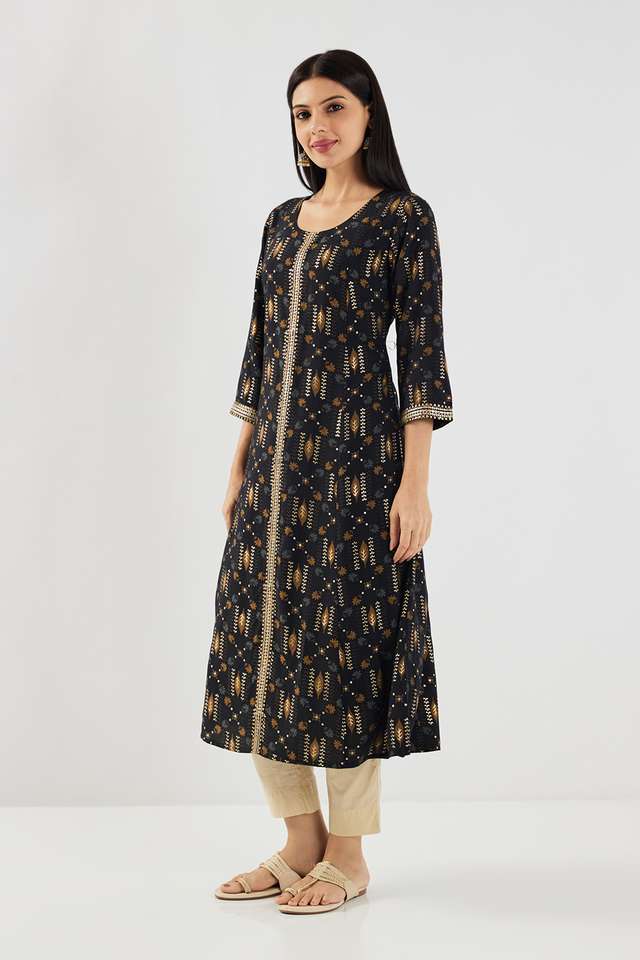 Embroidered-Muslin-Round-Neck-Women-s-Casual-Wear-Kurta