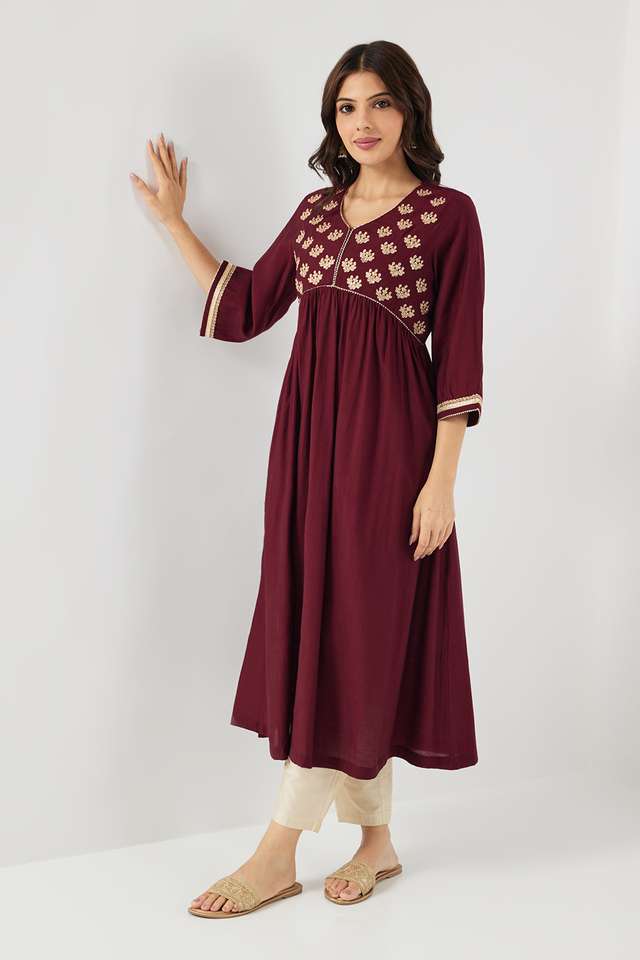Embroidered-Chanderi-V-Neck-Women-s-Casual-Wear-Kurta