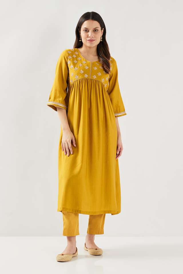 Embroidered-Chanderi-V-Neck-Women-s-Casual-Wear-Kurta