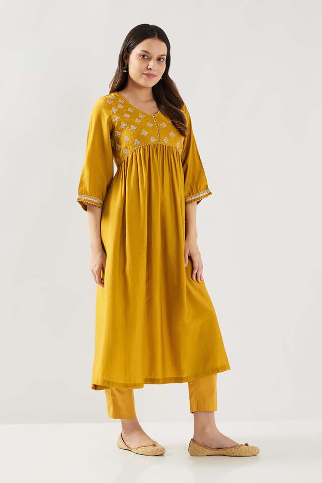 Embroidered-Chanderi-V-Neck-Women-s-Casual-Wear-Kurta