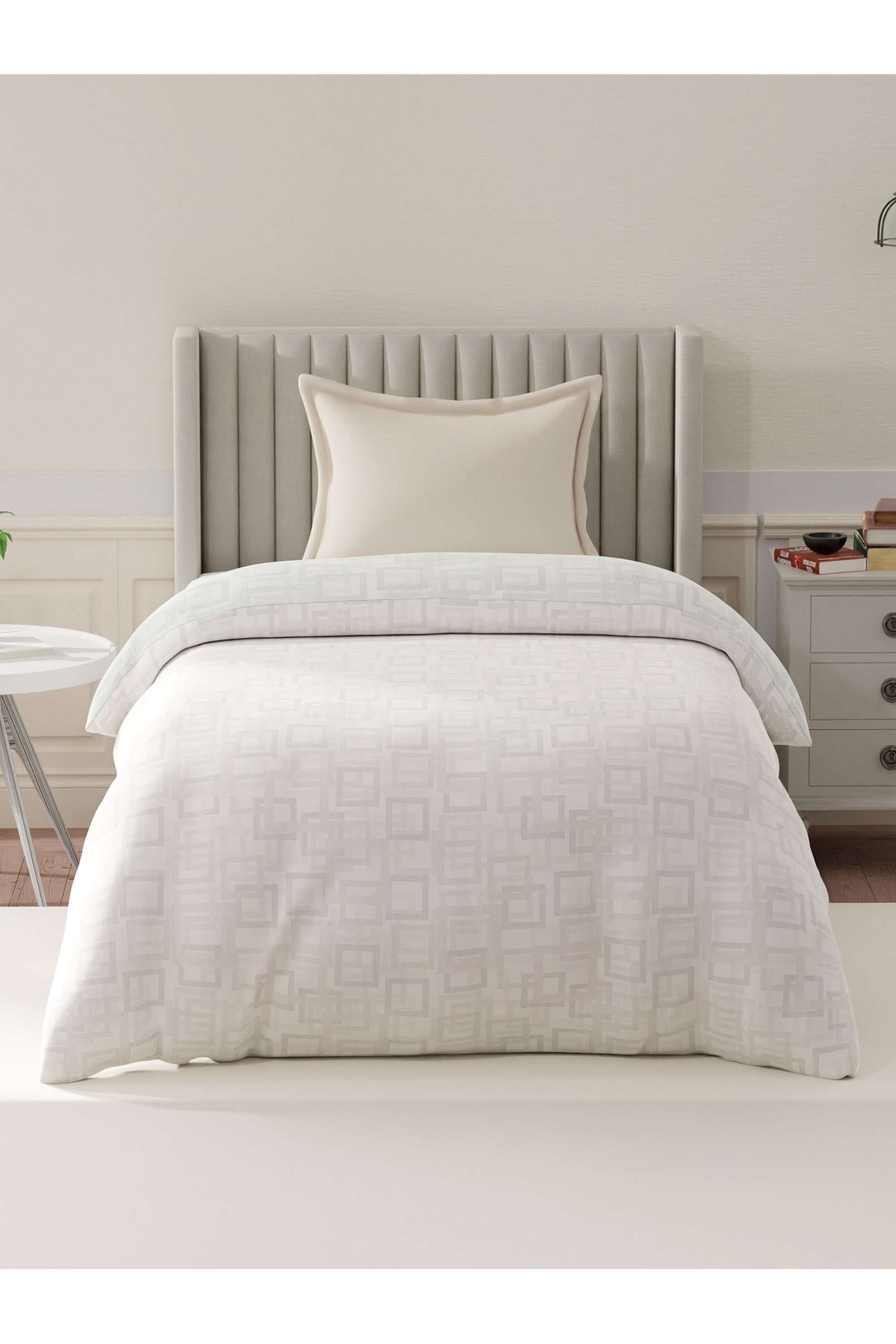 Embrace-100--Cotton-152-TC-Grey-&-Cream-Geometrical-Reversible-Single-Comforter