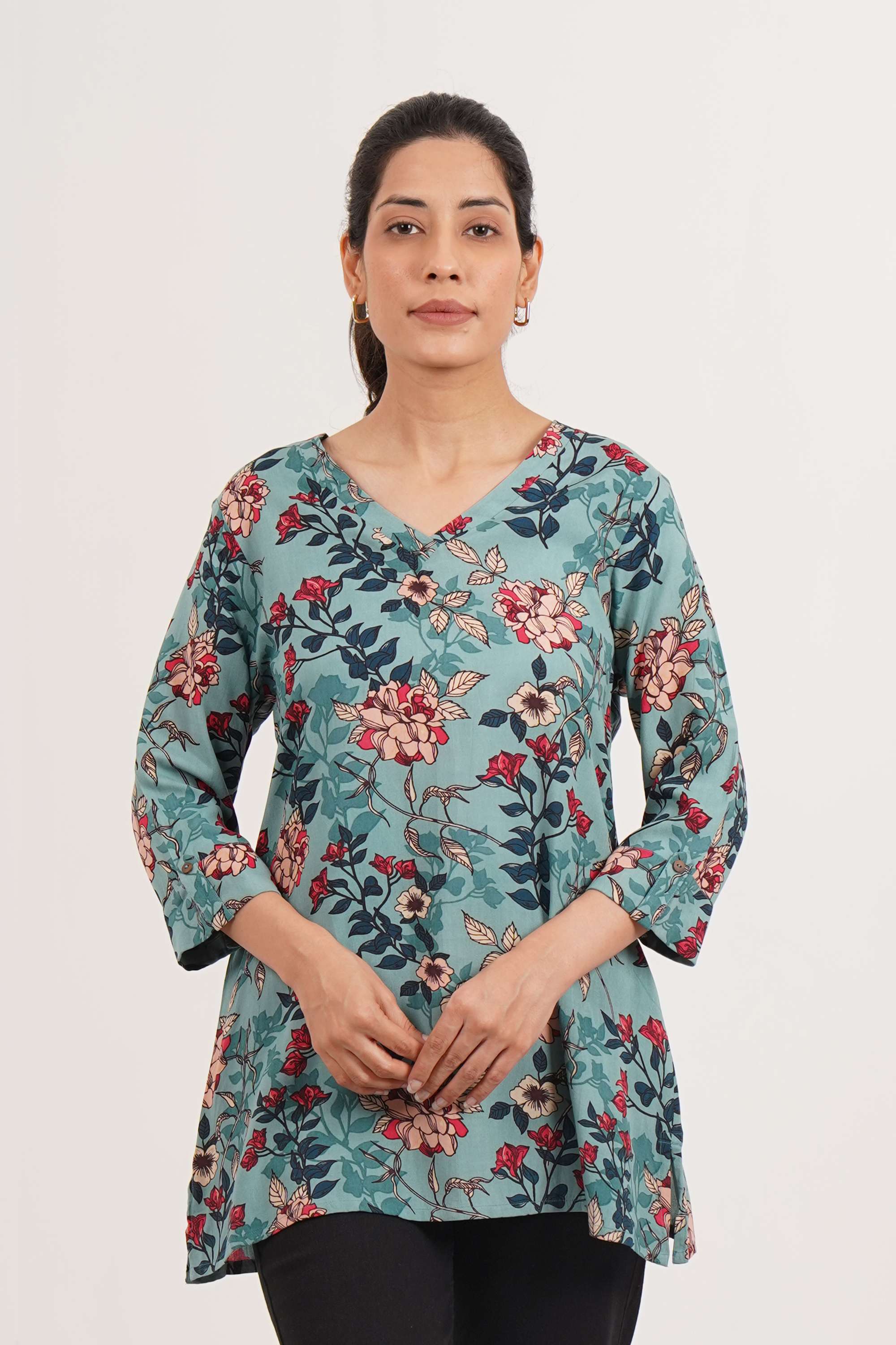 Floral-Blended-Fabric-V-Neck-Women-Fusion-Wear-Kurti