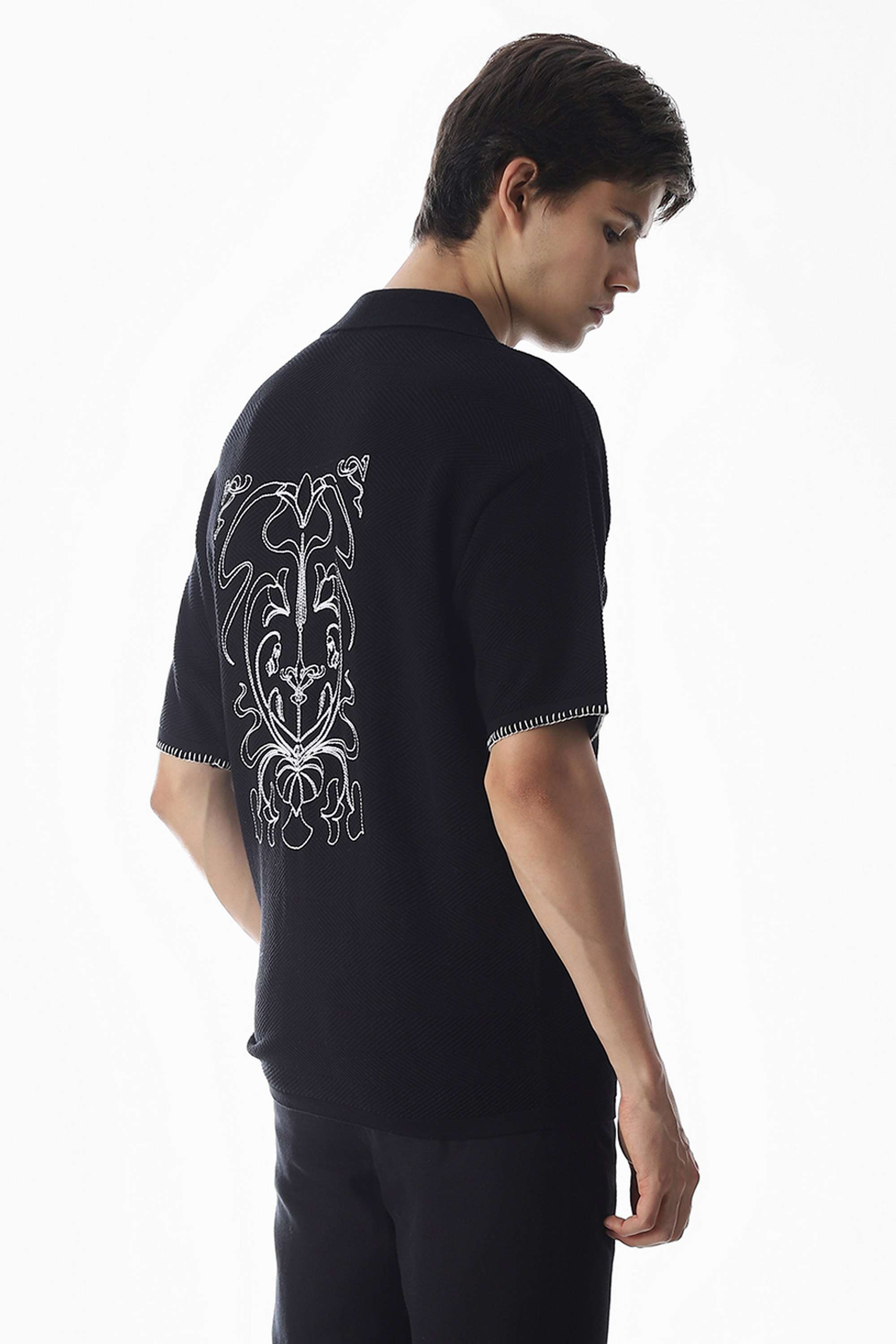 Embroidered-Cotton-Men-s-T-Shirt