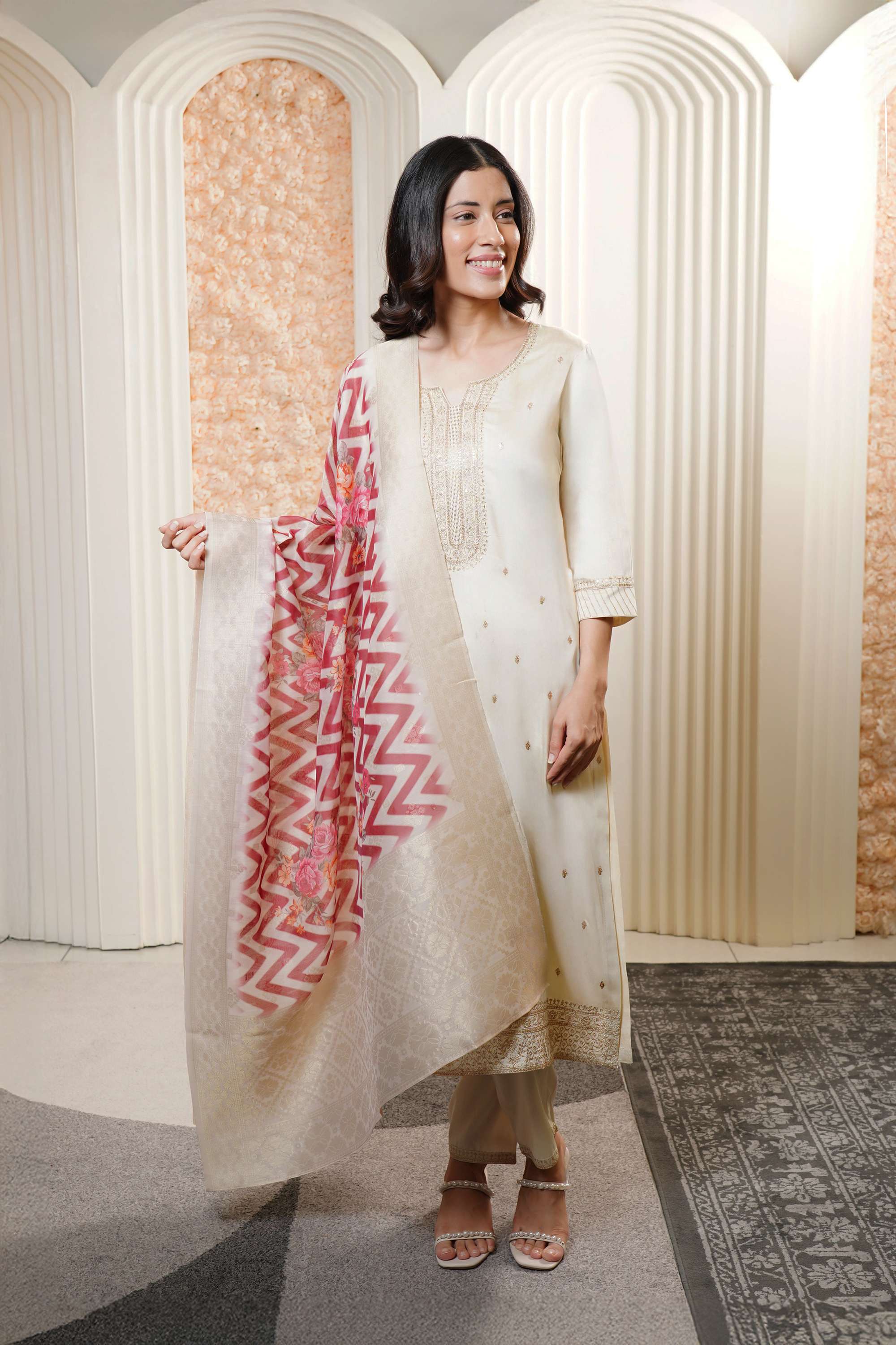 Solid-Viscose-V-Neck-Women-Everyday-Kurta-Set