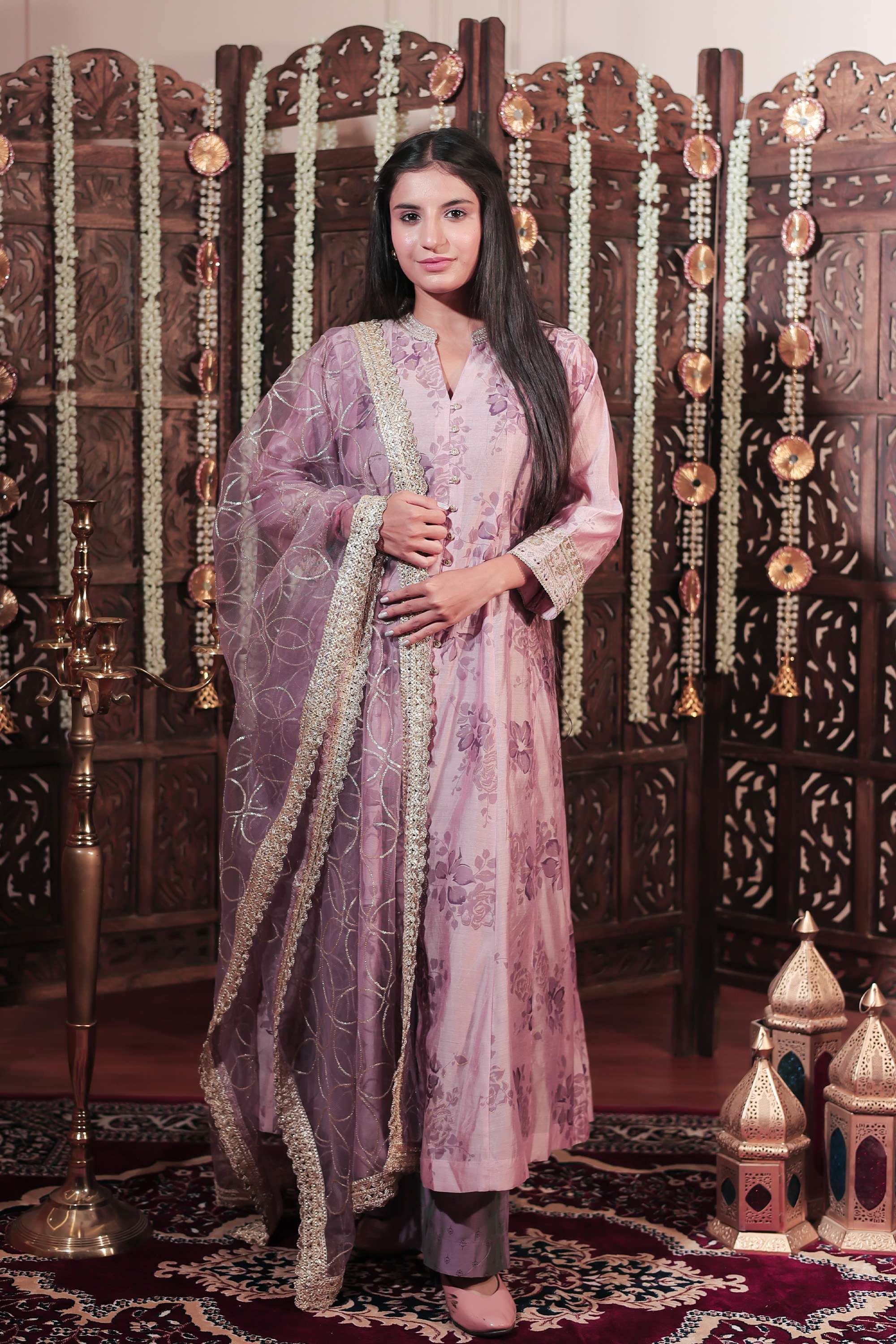 Floral-Viscose-V-Neck-Women-s-Festive-Wear-Kurta-Set
