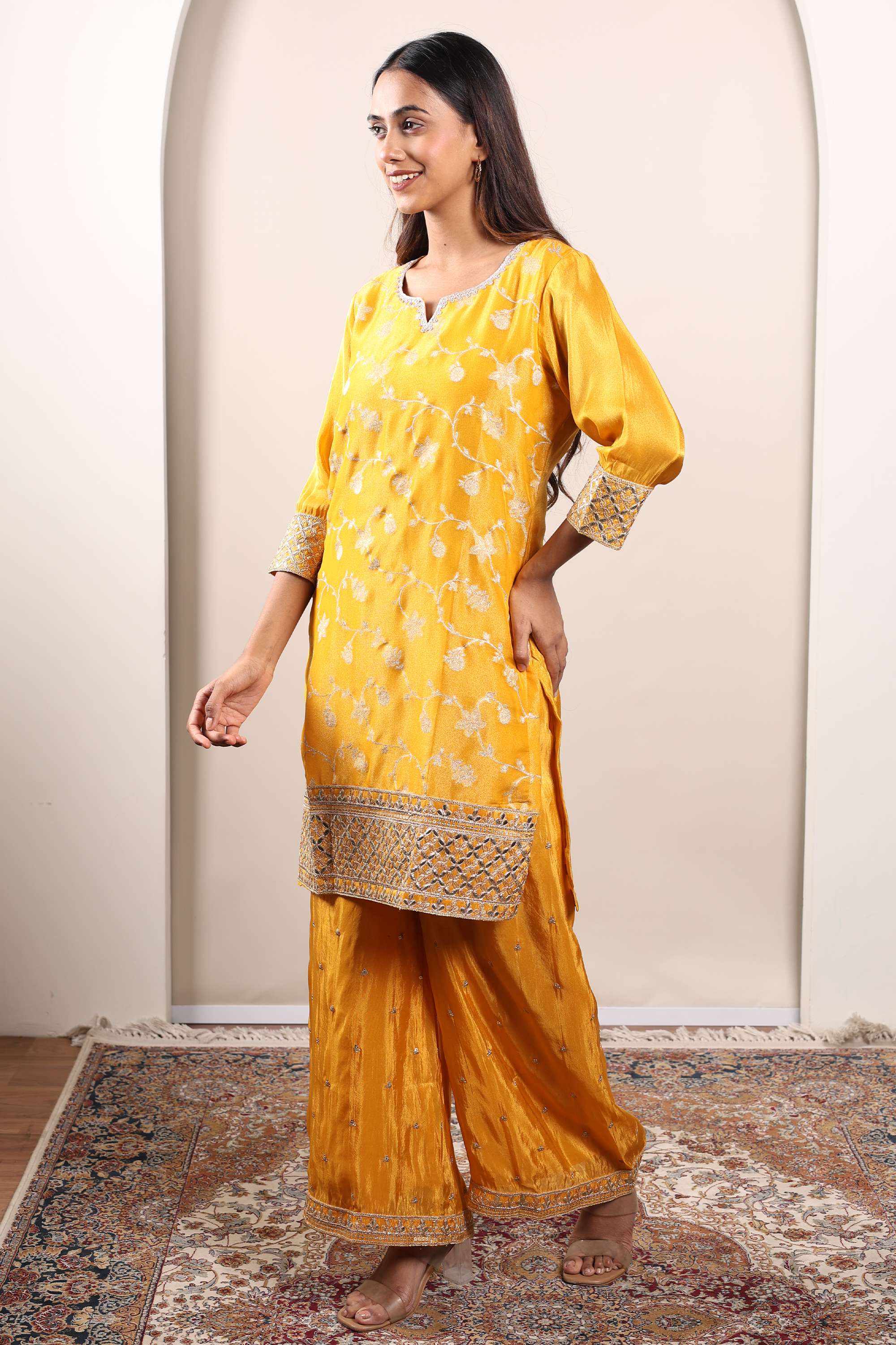 Textured-Knee-Length-Viscose-Woven-Women-s-Kurta-Set