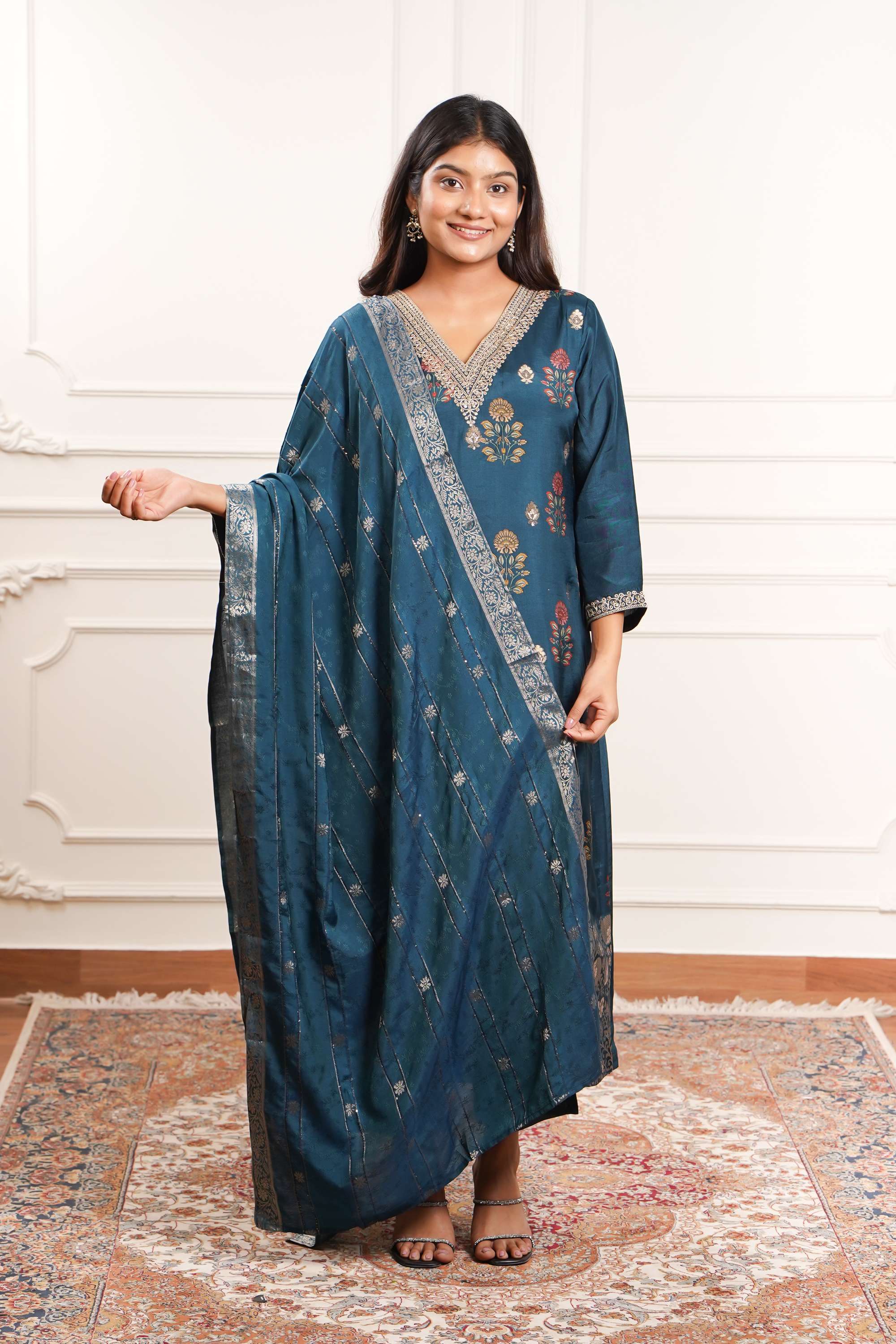 Embroidered-Blended-Fabric-V-Neck-Women-Casual-Wear-Kurta-Set