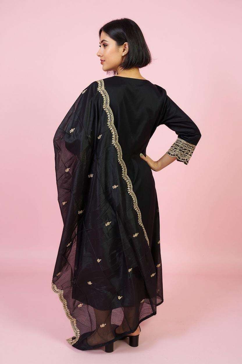 Embroidered-Round-Neck-Viscose-Women-Kurta-Set
