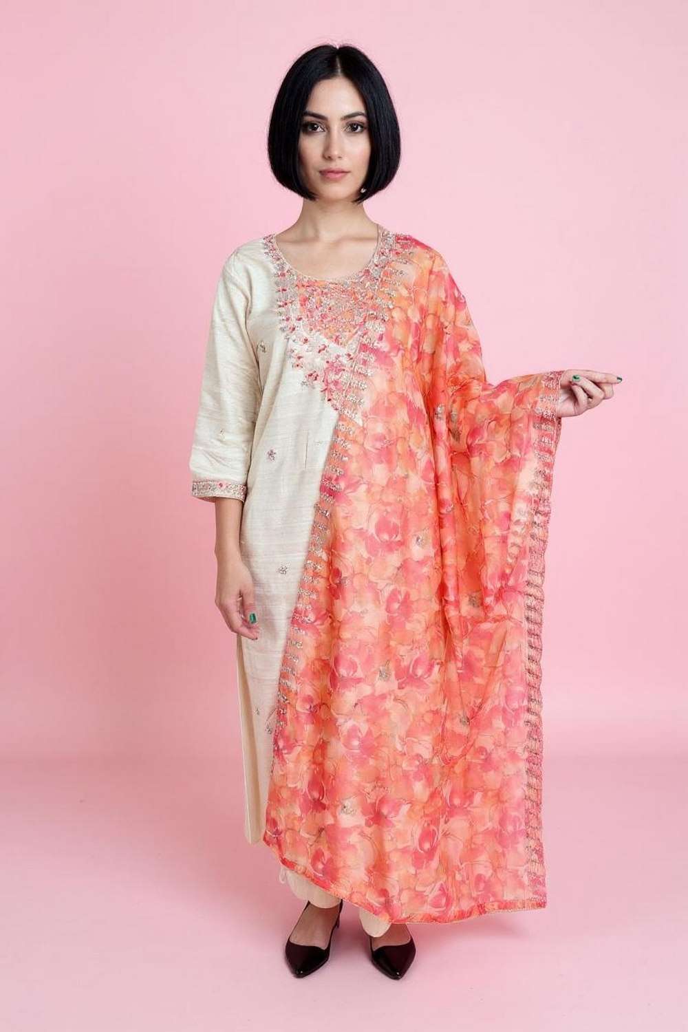 Embroidered-Round-Neck-Viscose-Women-Kurta-Set