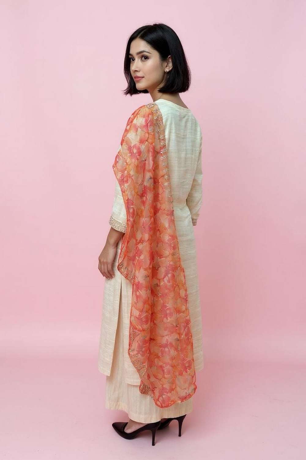 Embroidered-Round-Neck-Viscose-Women-Kurta-Set