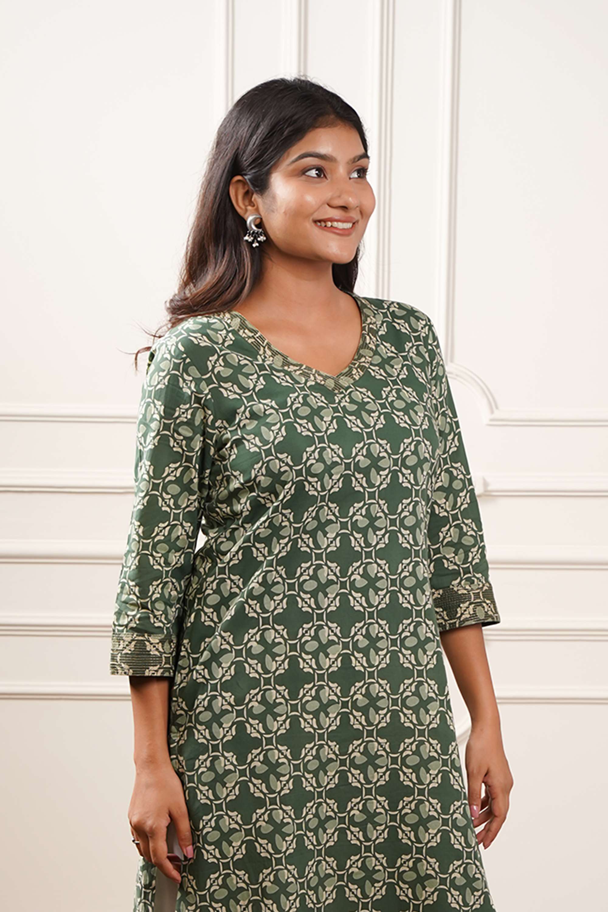 Block-Print-Blended-Fabric-Y-Neck-Women-Casual-Wear-Kurta