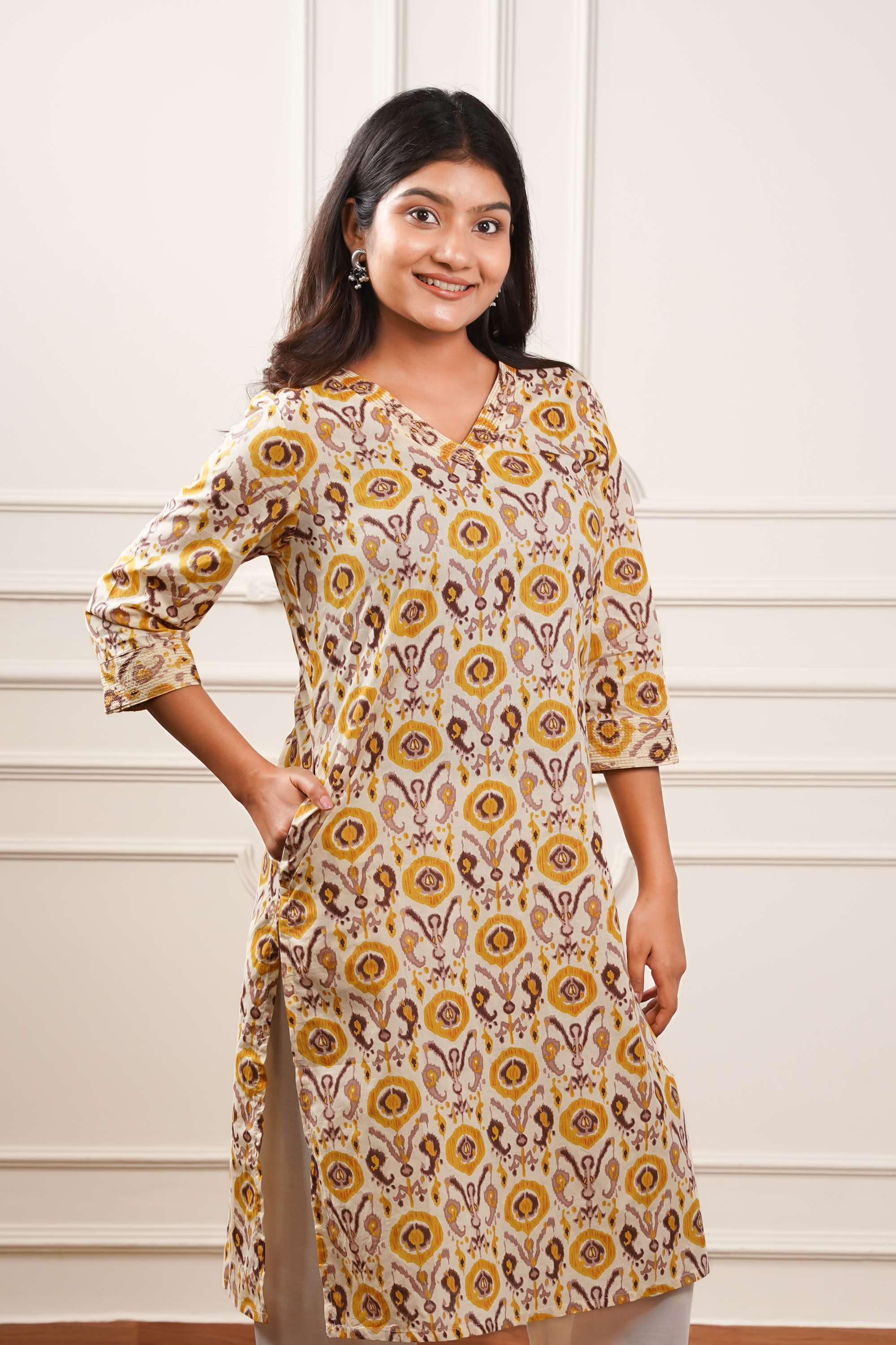 Block-Print-Blended-Fabric-Y-Neck-Women-Festive-Wear-Kurta