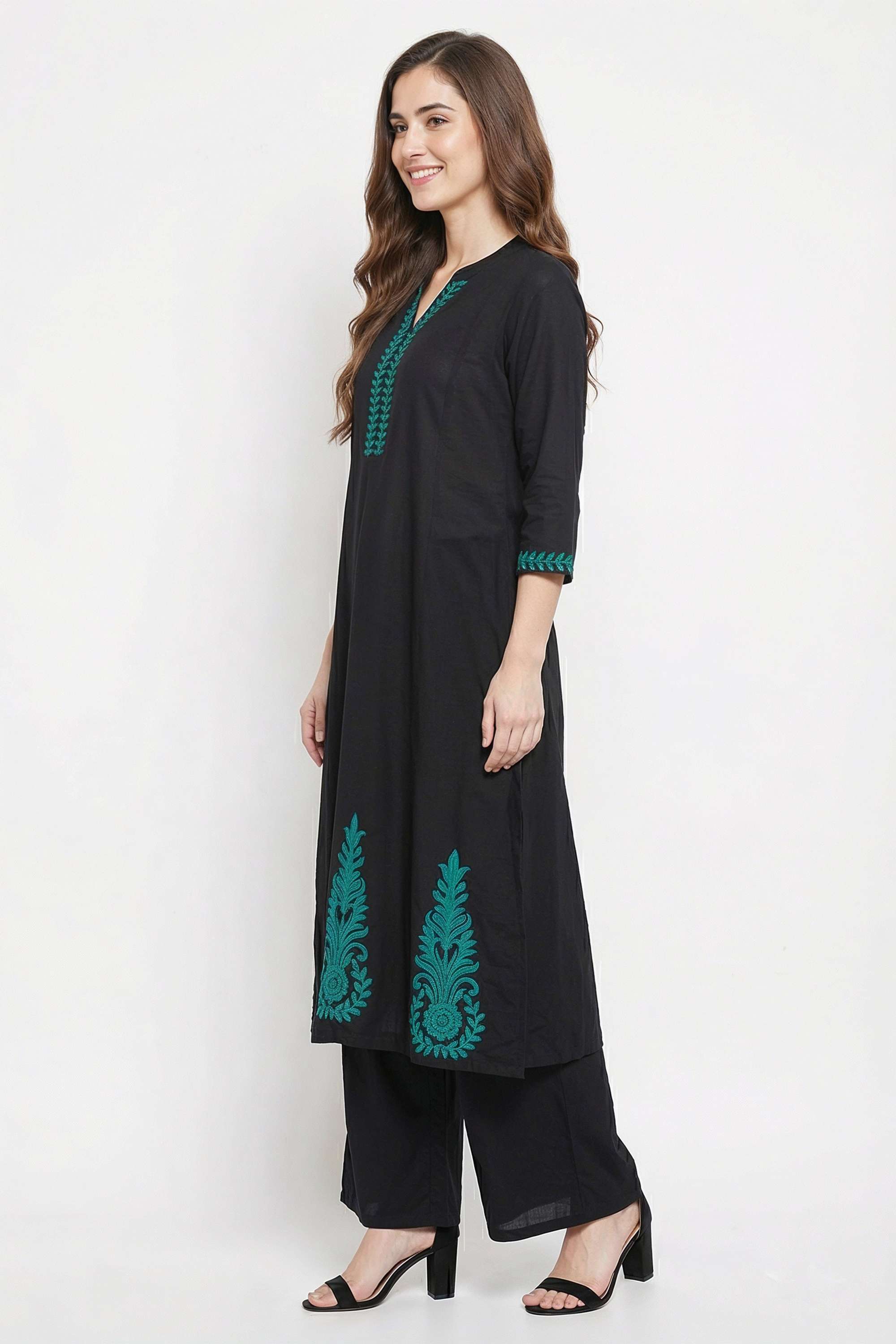 Embroidered-Blended-Fabric-Y-Neck-Women-Casual-Wear-Kurta