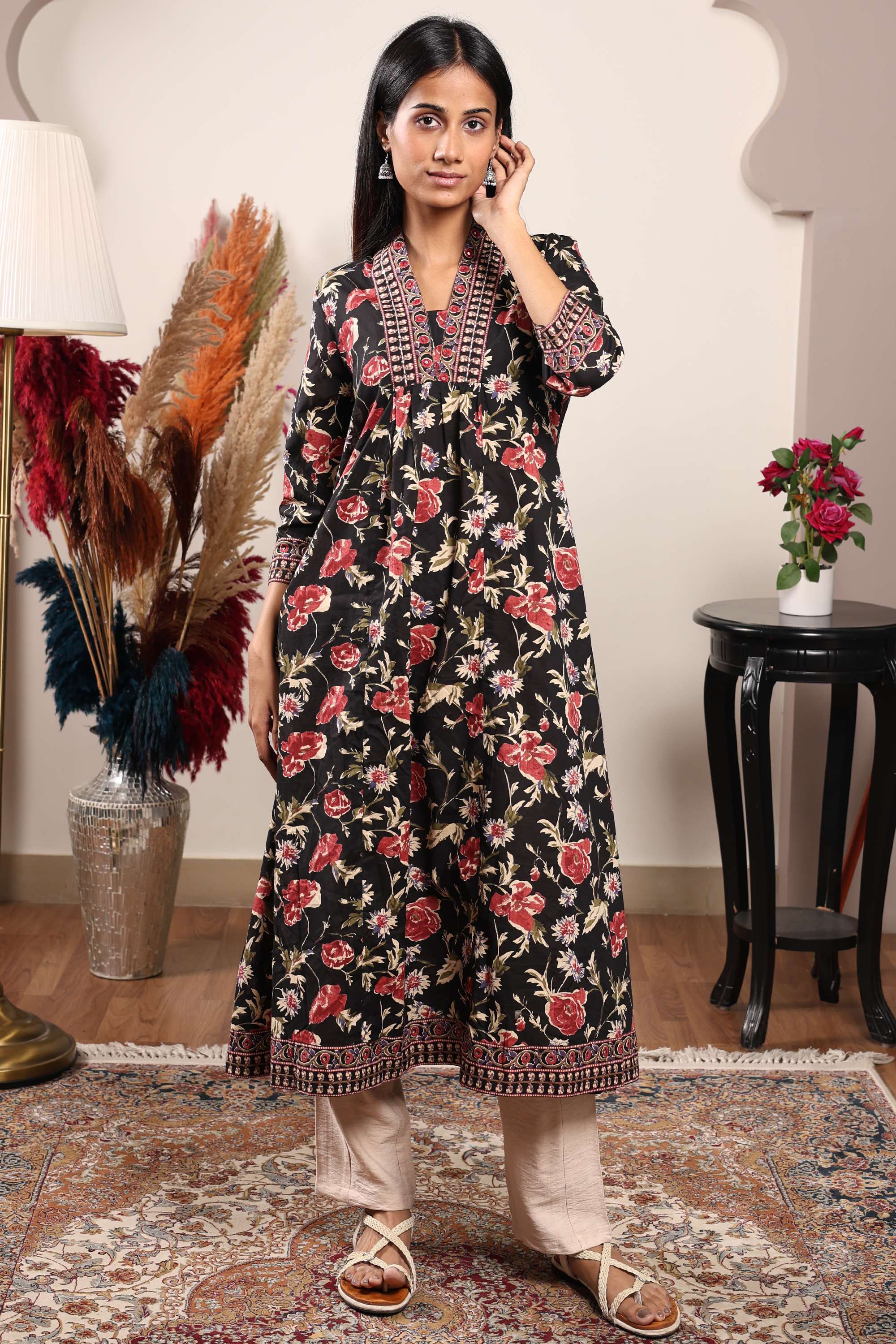 Embroidered-Cotton-V-Neck-Women-Festive-Wear-Kurta