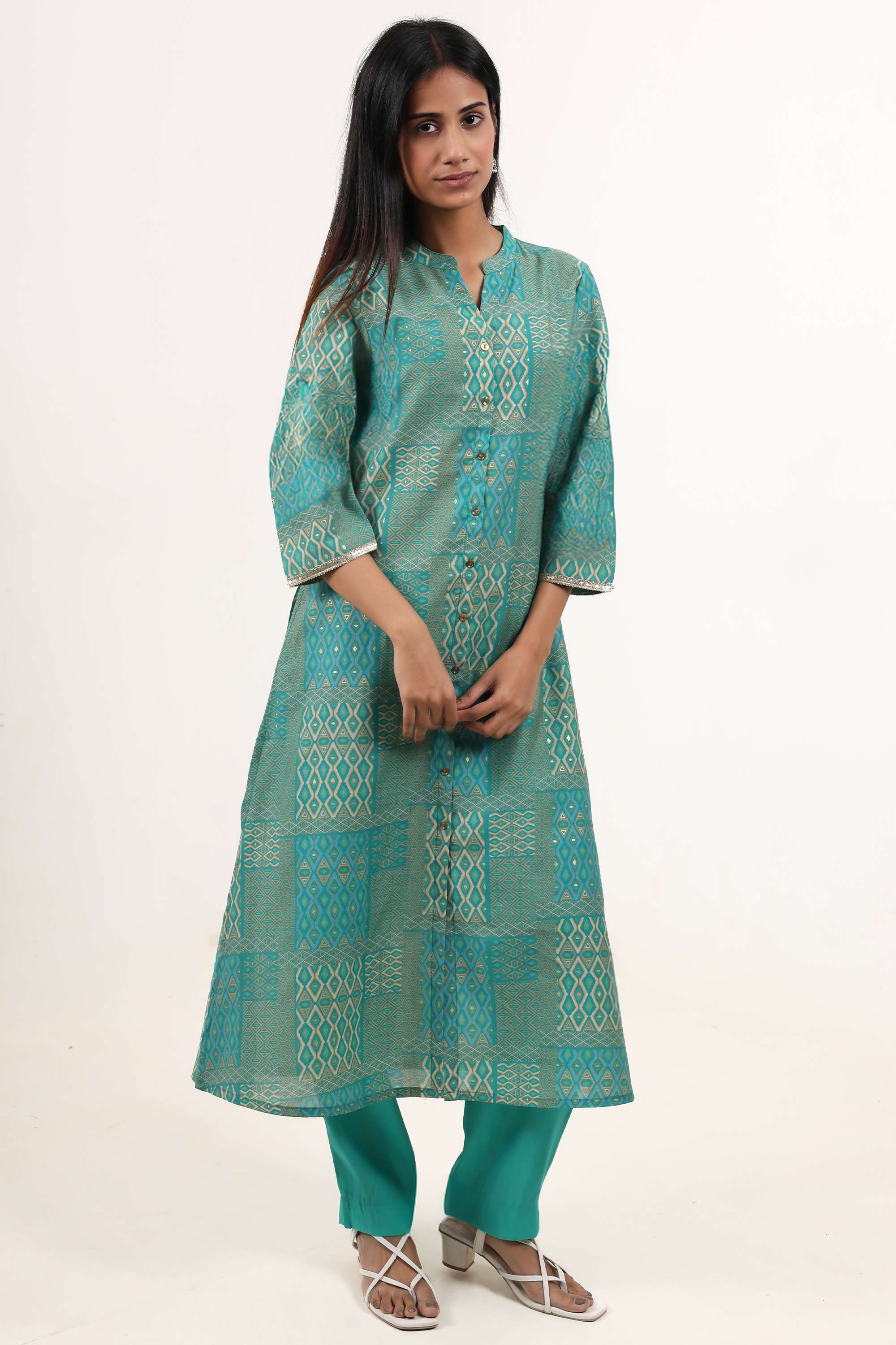 Printed-Blended-Fabric-V-Neck-Women-Festive-Wear-Kurta
