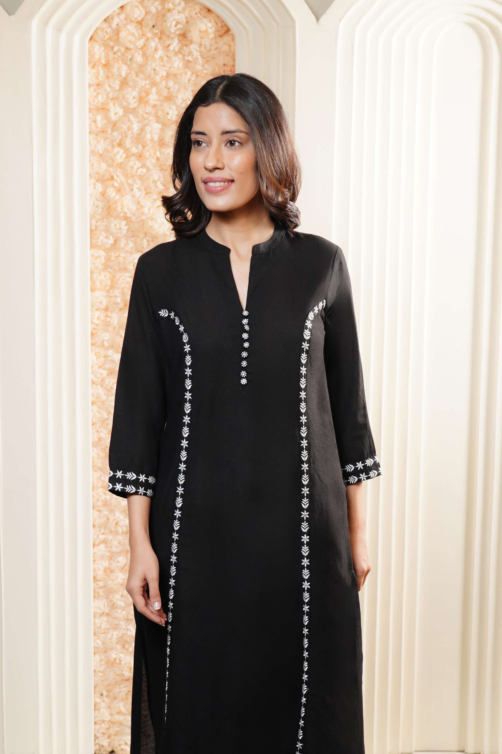 Embroidered-Blended-Fabric-Collared-Women-Fusion-Wear-Kurta