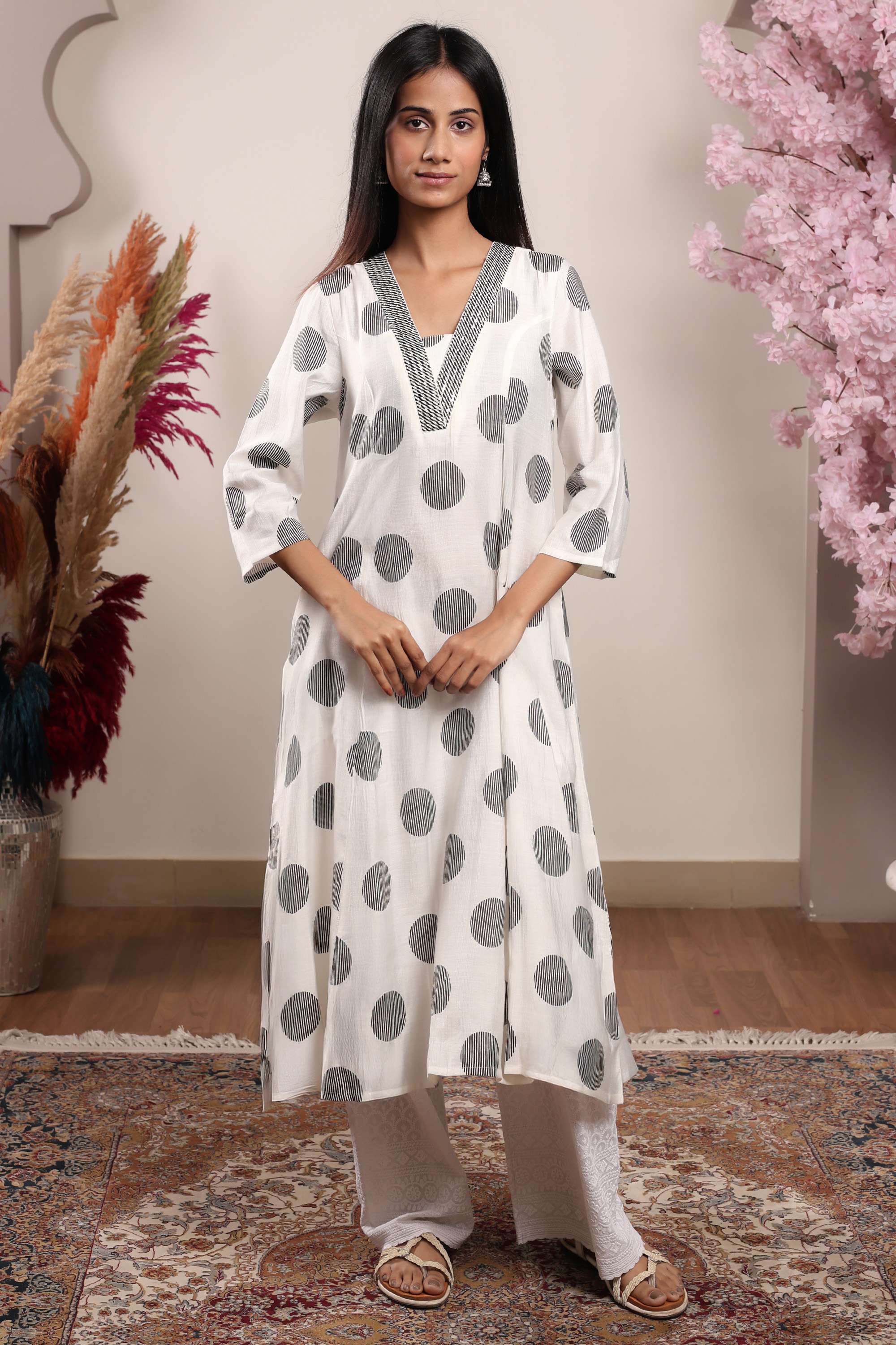 Embroidered-Viscose-Blend-Regular-Fit-Women-s-Kurta