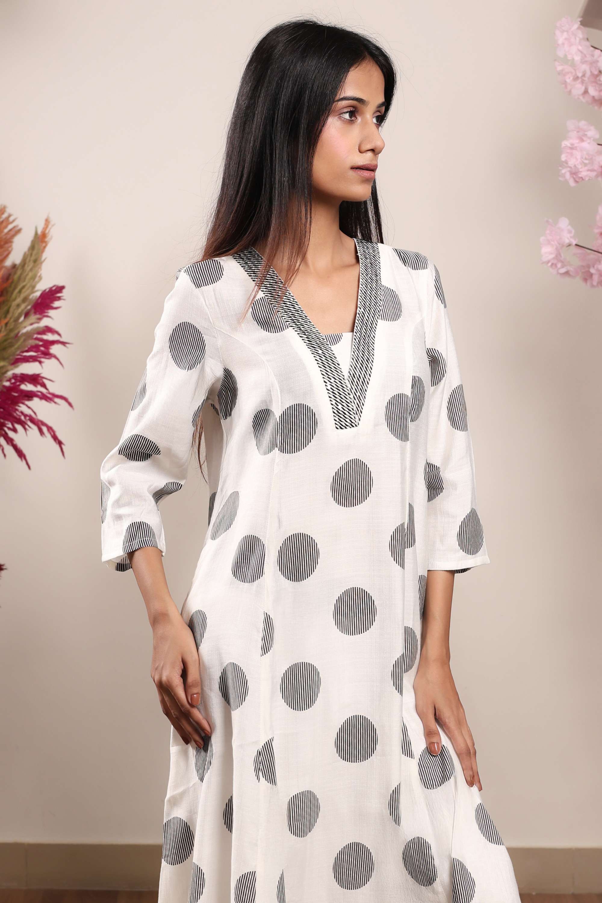 Embroidered-Viscose-Blend-Regular-Fit-Women-s-Kurta