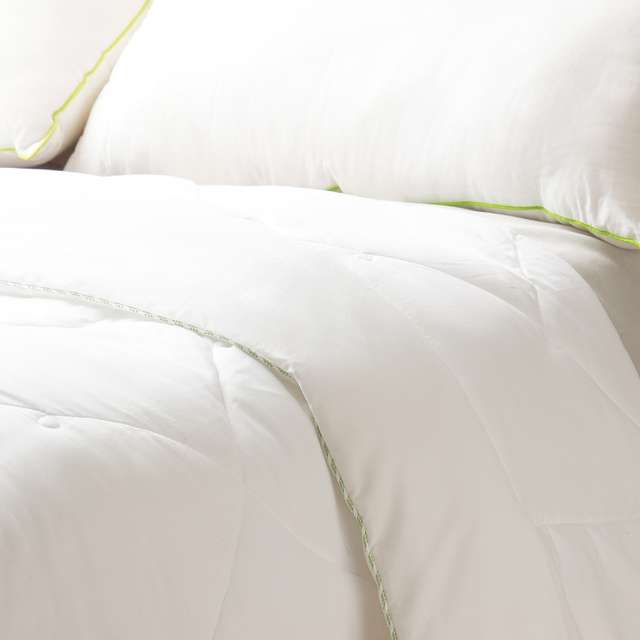 Solid-Dobby-180-GSM-Polyfill-Quilted-Fabric-Double-Quilt