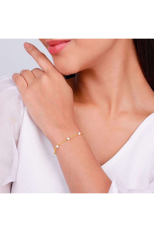 Golden-Delicate-Pearl-Bracelet