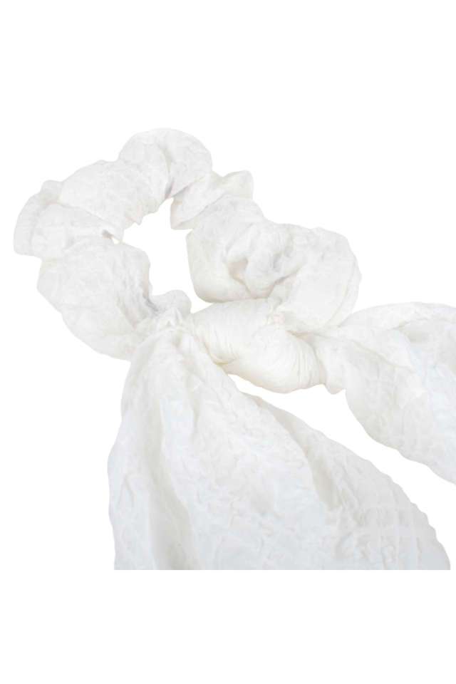 Very-Stylish-White-Scrunchie-For-The-New-Age-Girls-And-Women