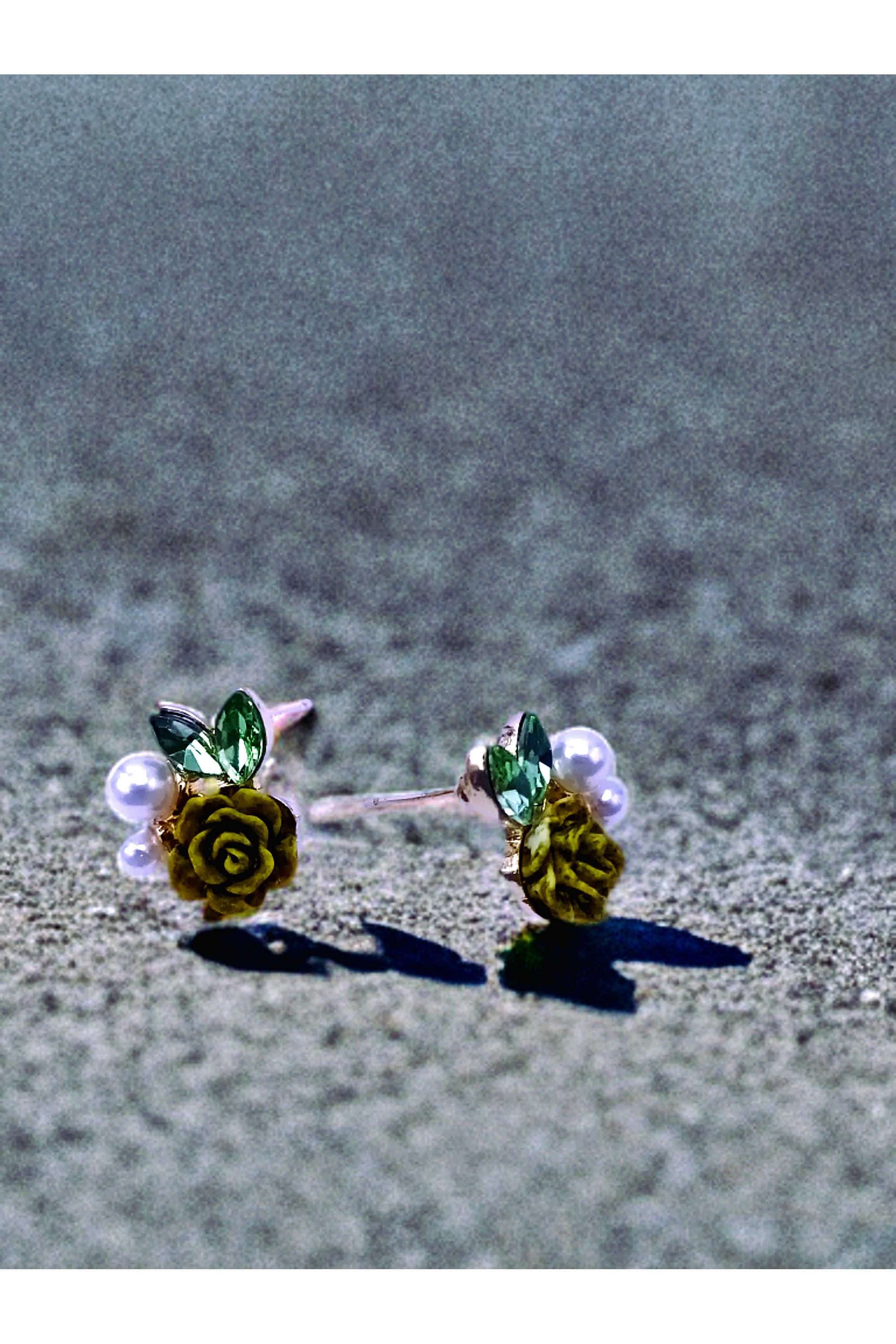 Metal-Pearl-Casual-Wear-Women-Earrings