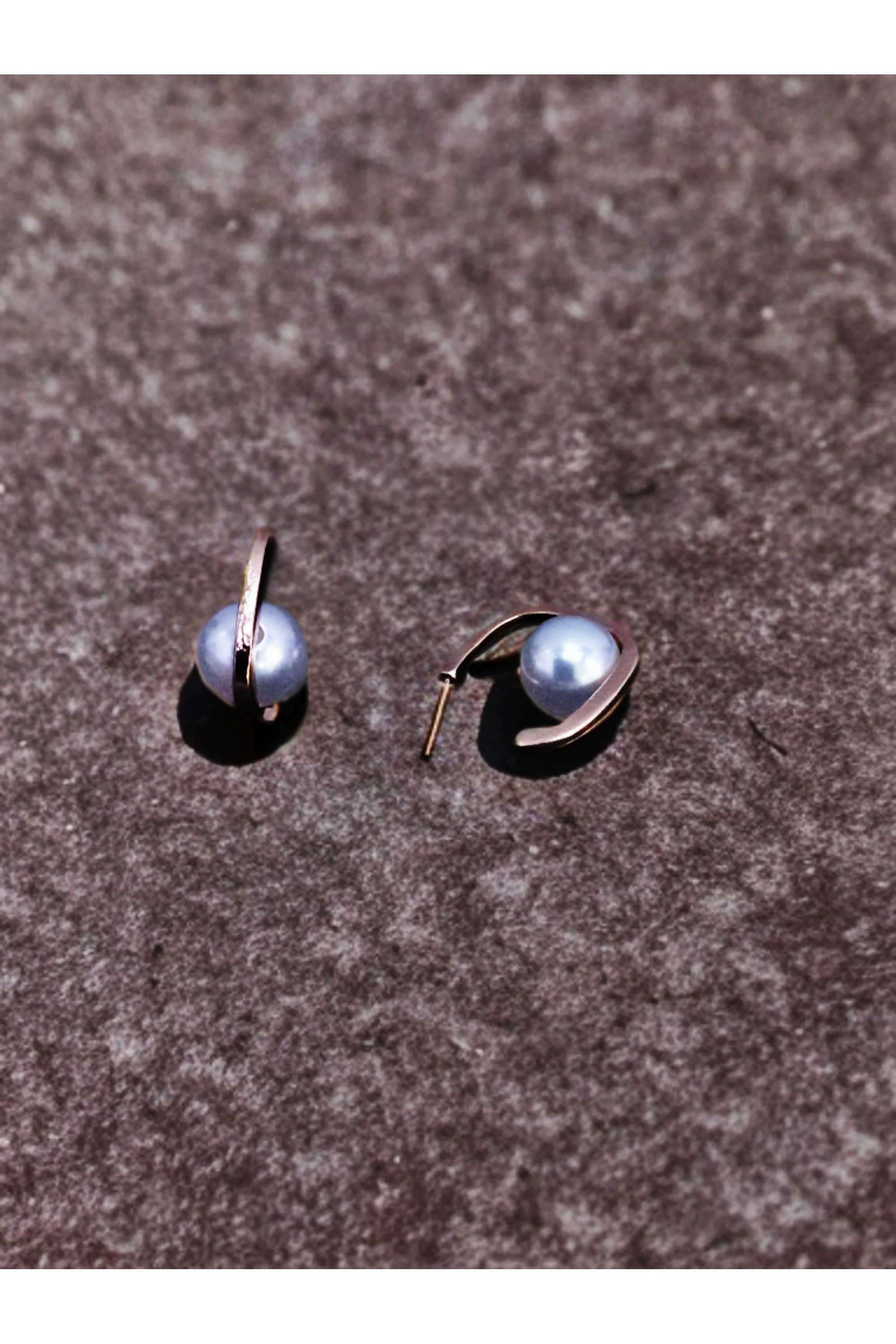 Metal-Pearl-Casual-Wear-Women-Earrings