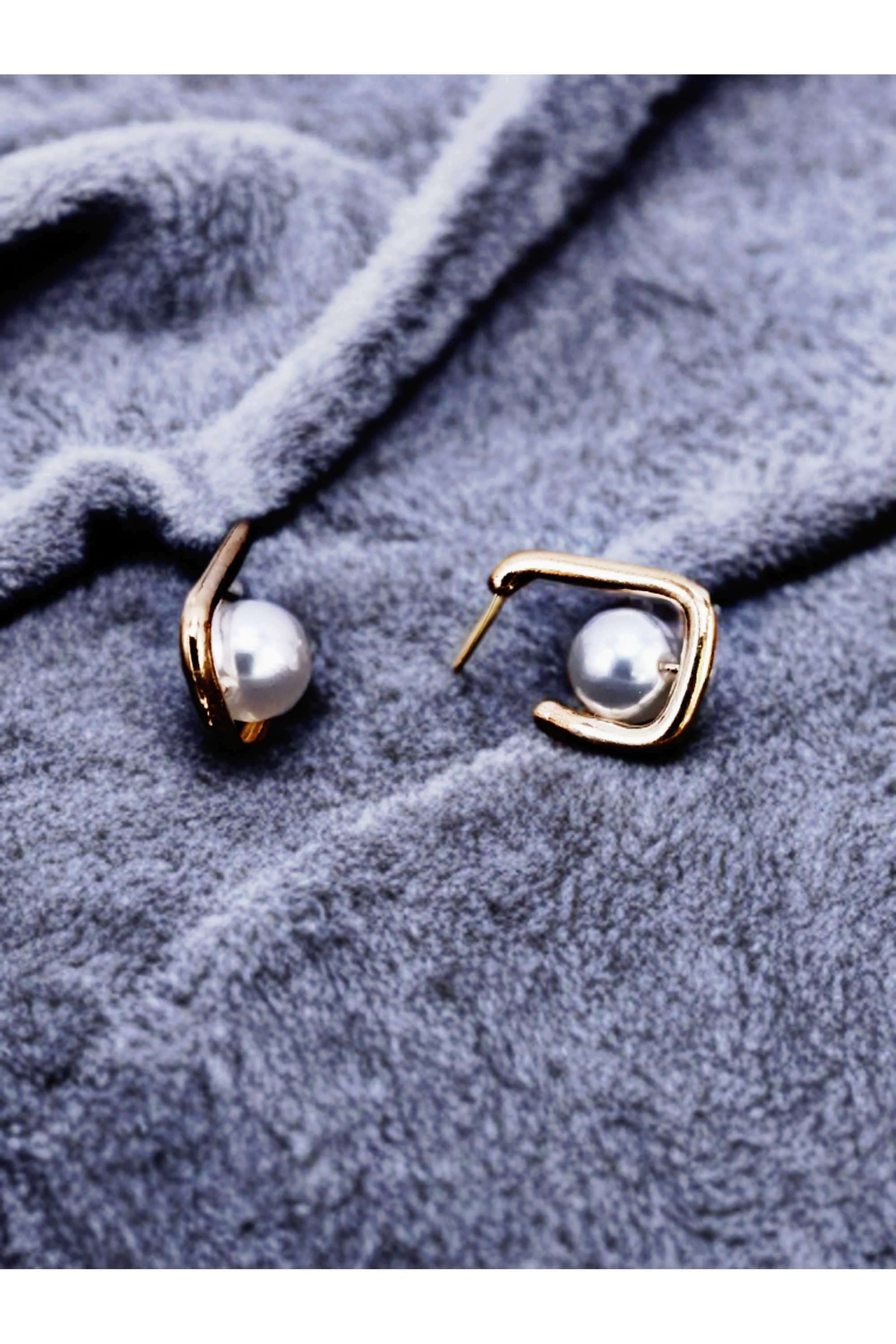 Metal-Pearl-Casual-Wear-Women-Earrings