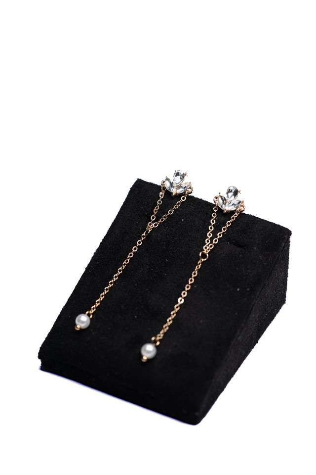 Gold-Single-Earring-Hanging