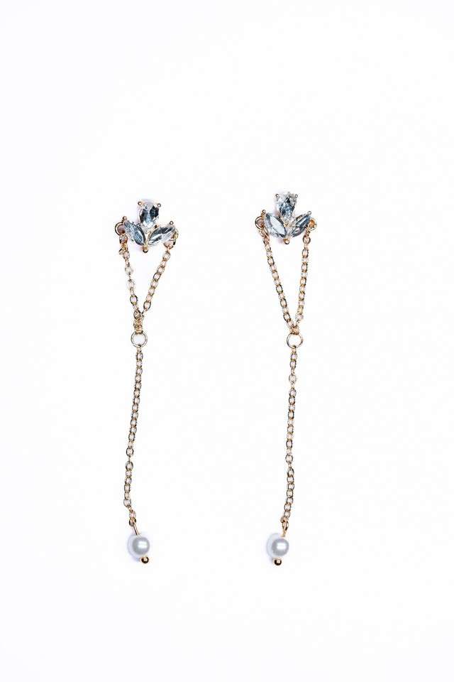 Gold-Single-Earring-Hanging