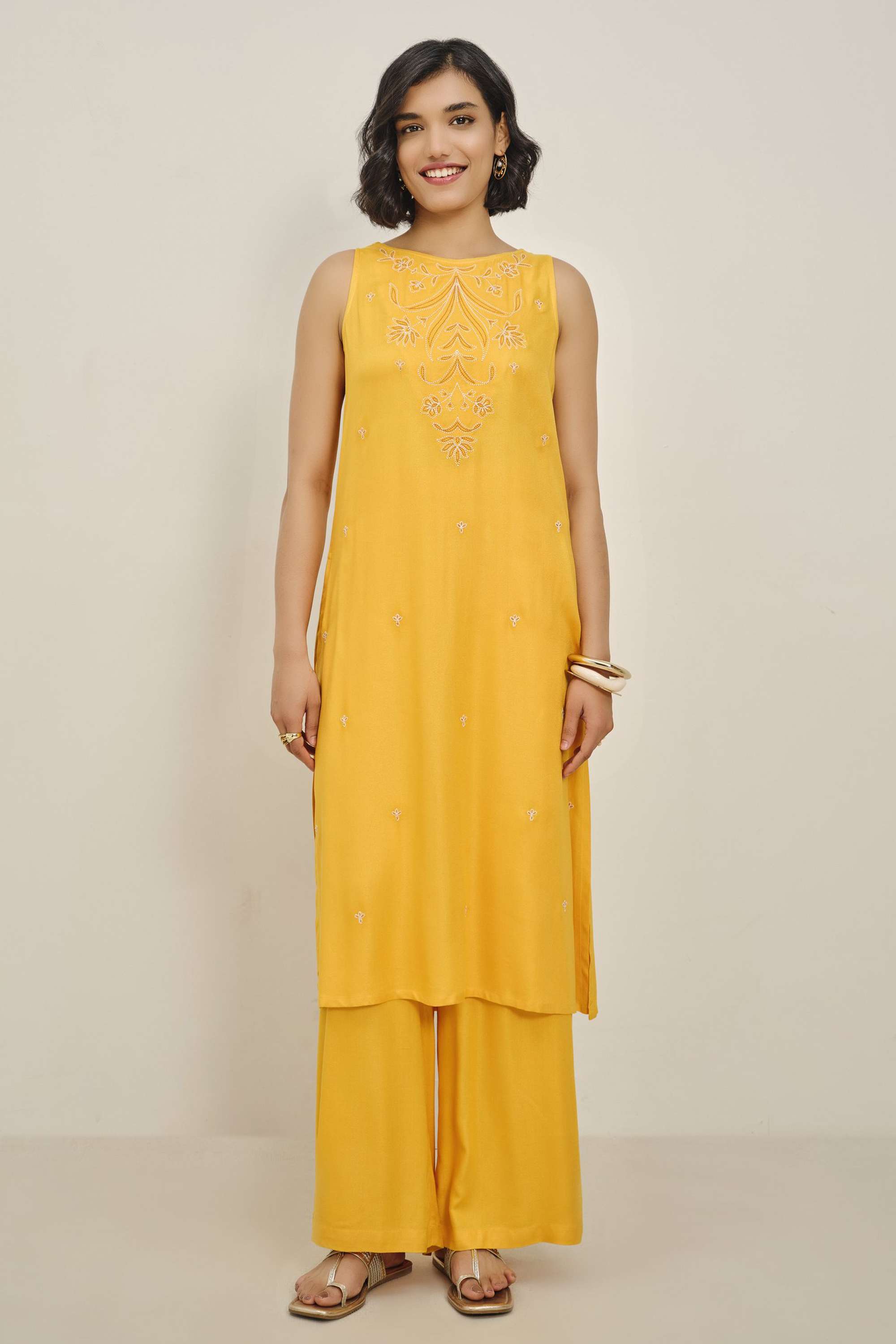Textured-Blended-Fabric-Women-Kurta-with-Palazzo