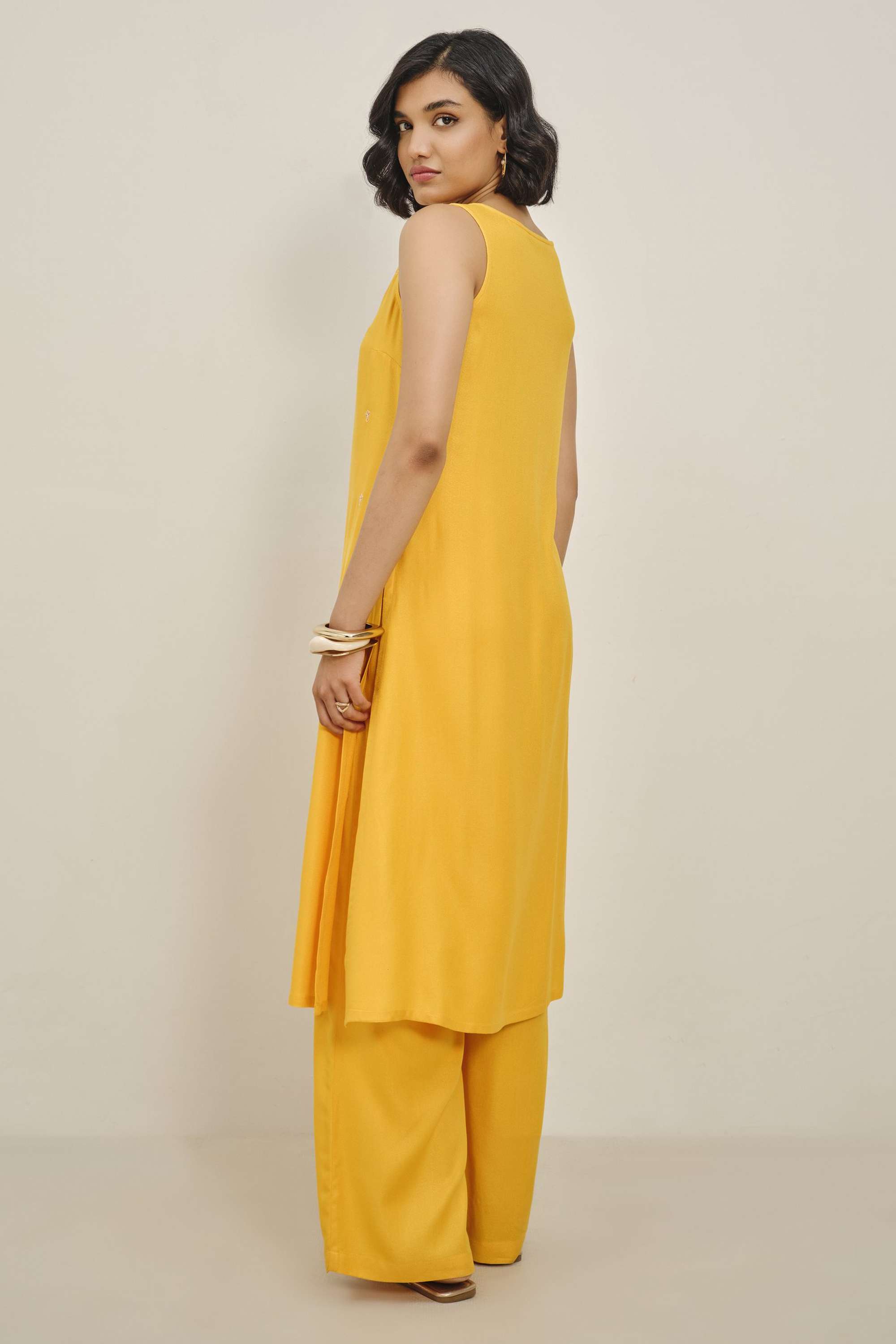 Textured-Blended-Fabric-Women-Kurta-with-Palazzo
