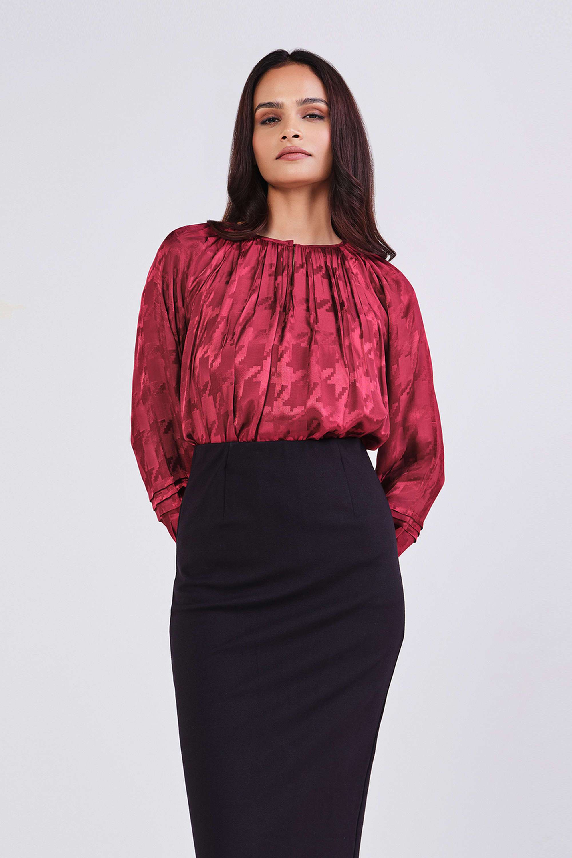 Geometric-Print-Viscose-Round-Neck-Women-s-Top